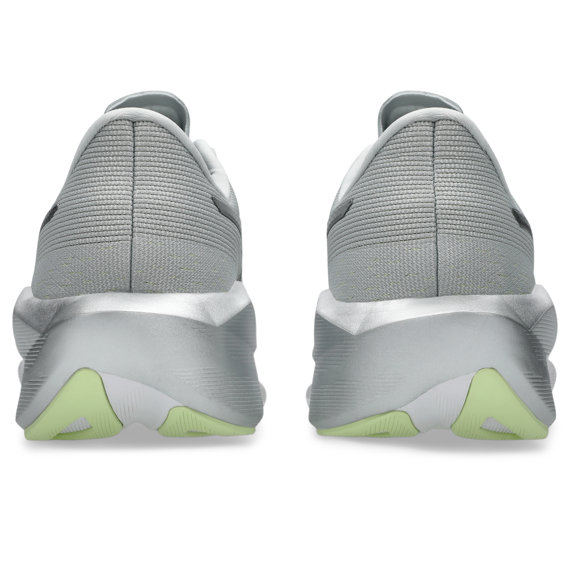 Mens Novablast 6 Platinum Running Shoe