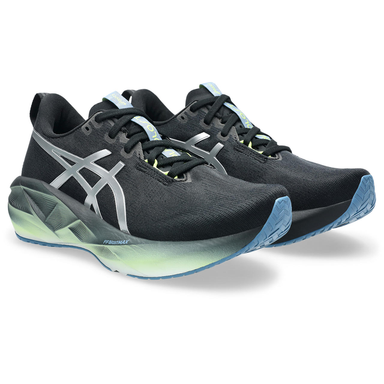 Womens Novablast 5 Luxe Shoe