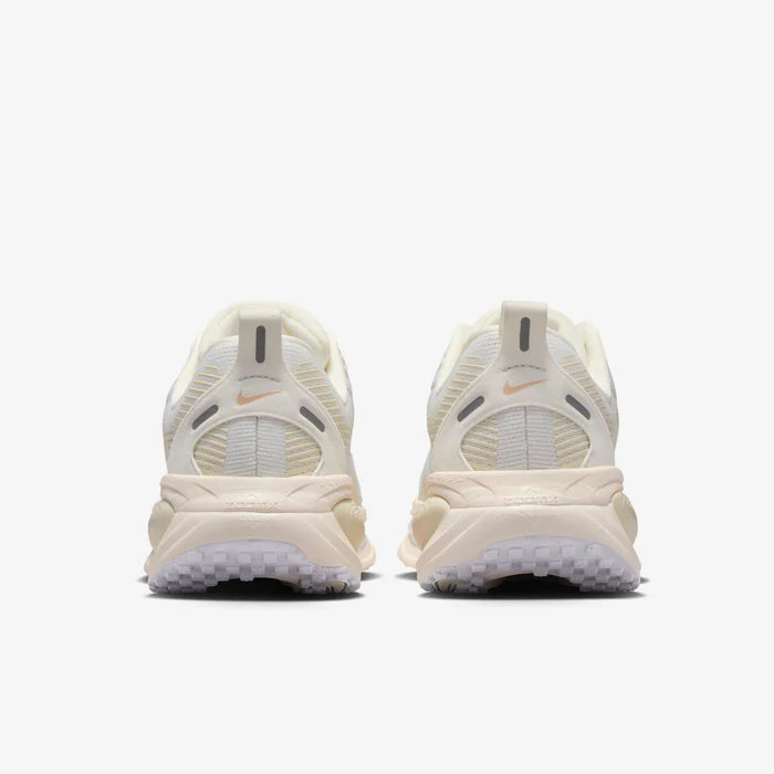 Womens Vomero 18 Running Shoe