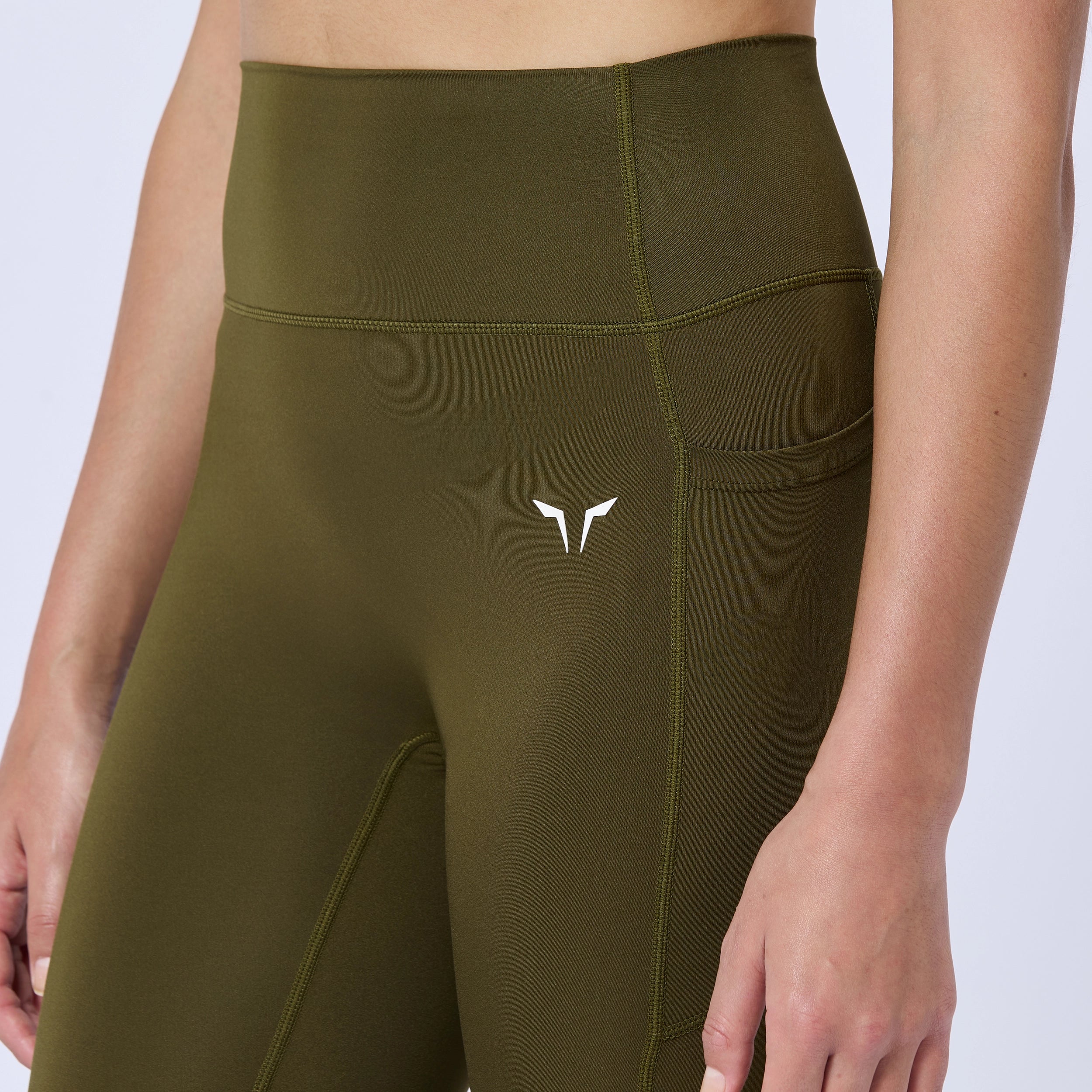 Womens Essential Act Sleek 27" Leggings