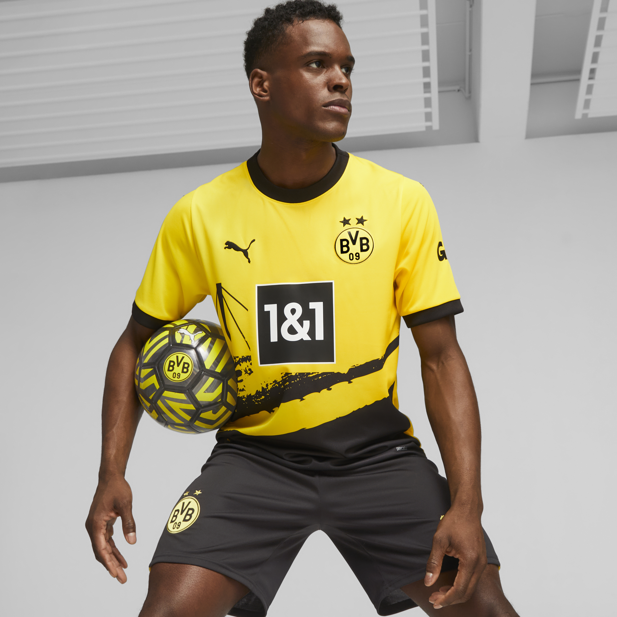 Mens Borussia Dortmund 23/24 Home Jersey