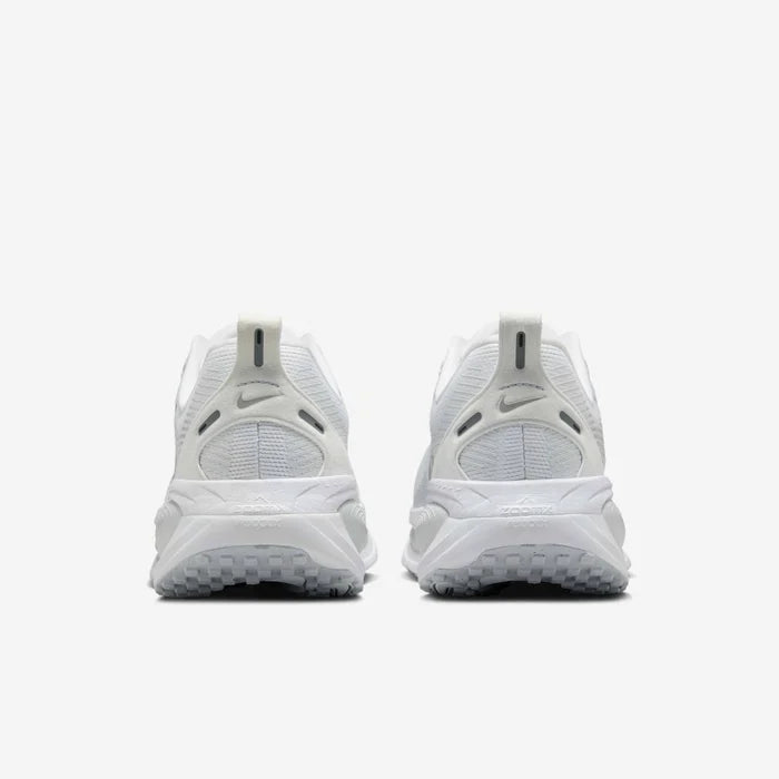 Womens Vomero 18 Running Shoe