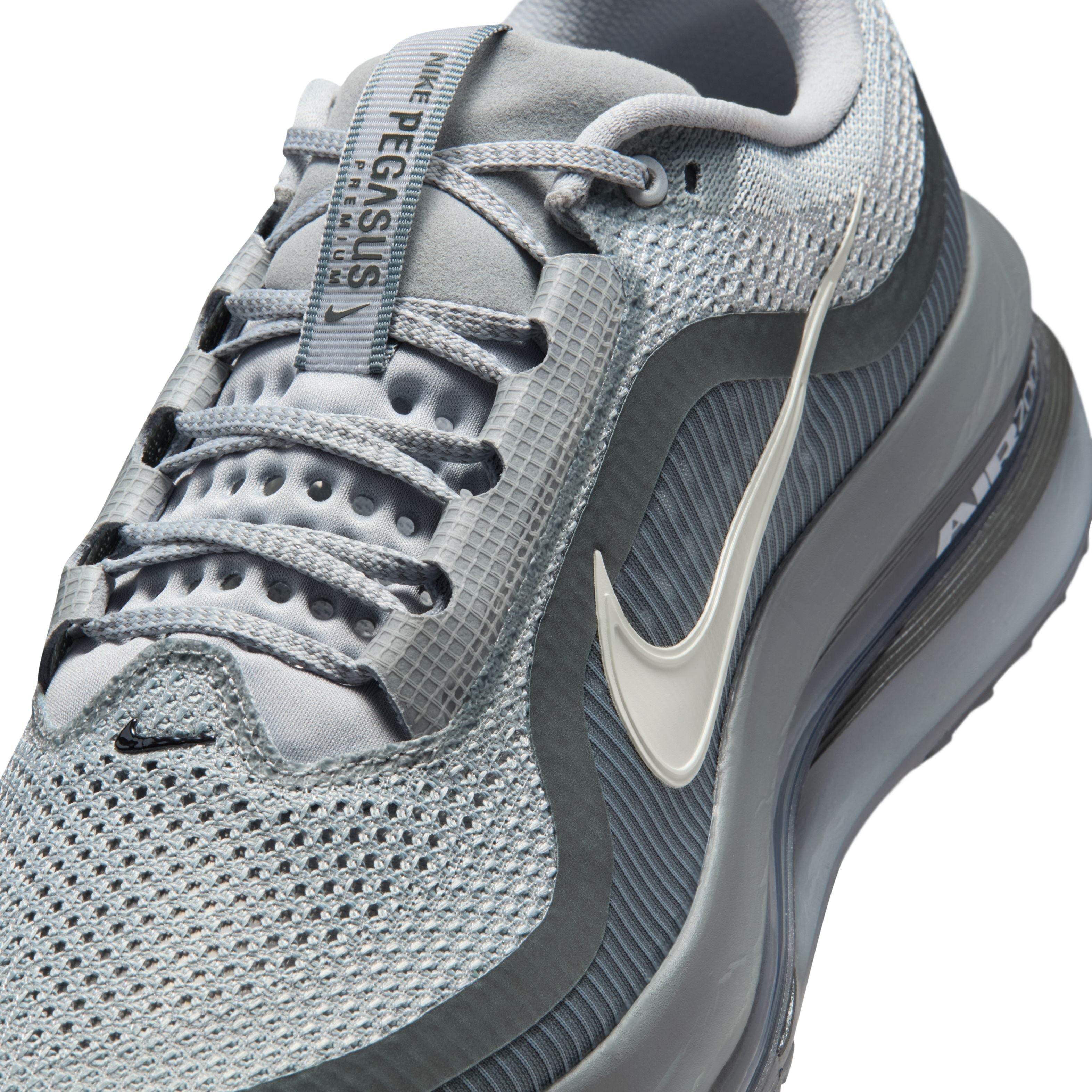 Mens Pegasus Premium Running Shoe