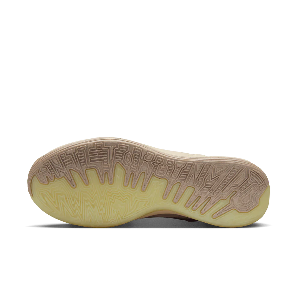 Mens Giannis Freak 7 LE Snow Wolf Basketball Shoe