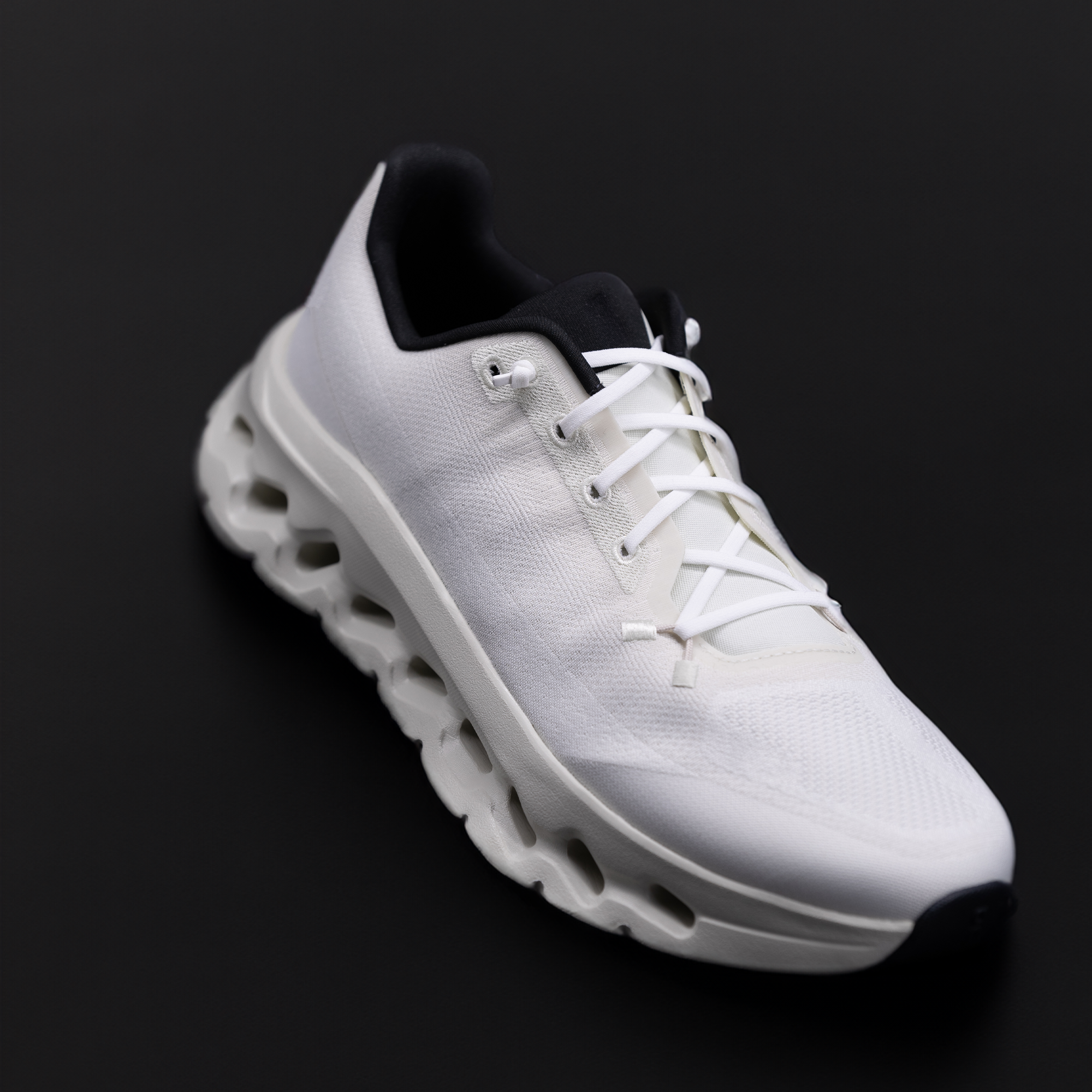 Flat Elastic Laces