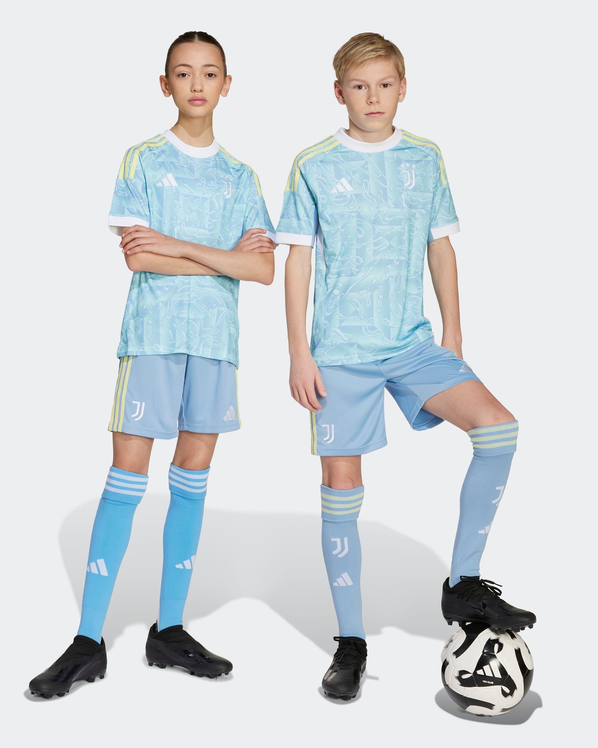 Junior Juventus Away 25/26 Replica Shorts