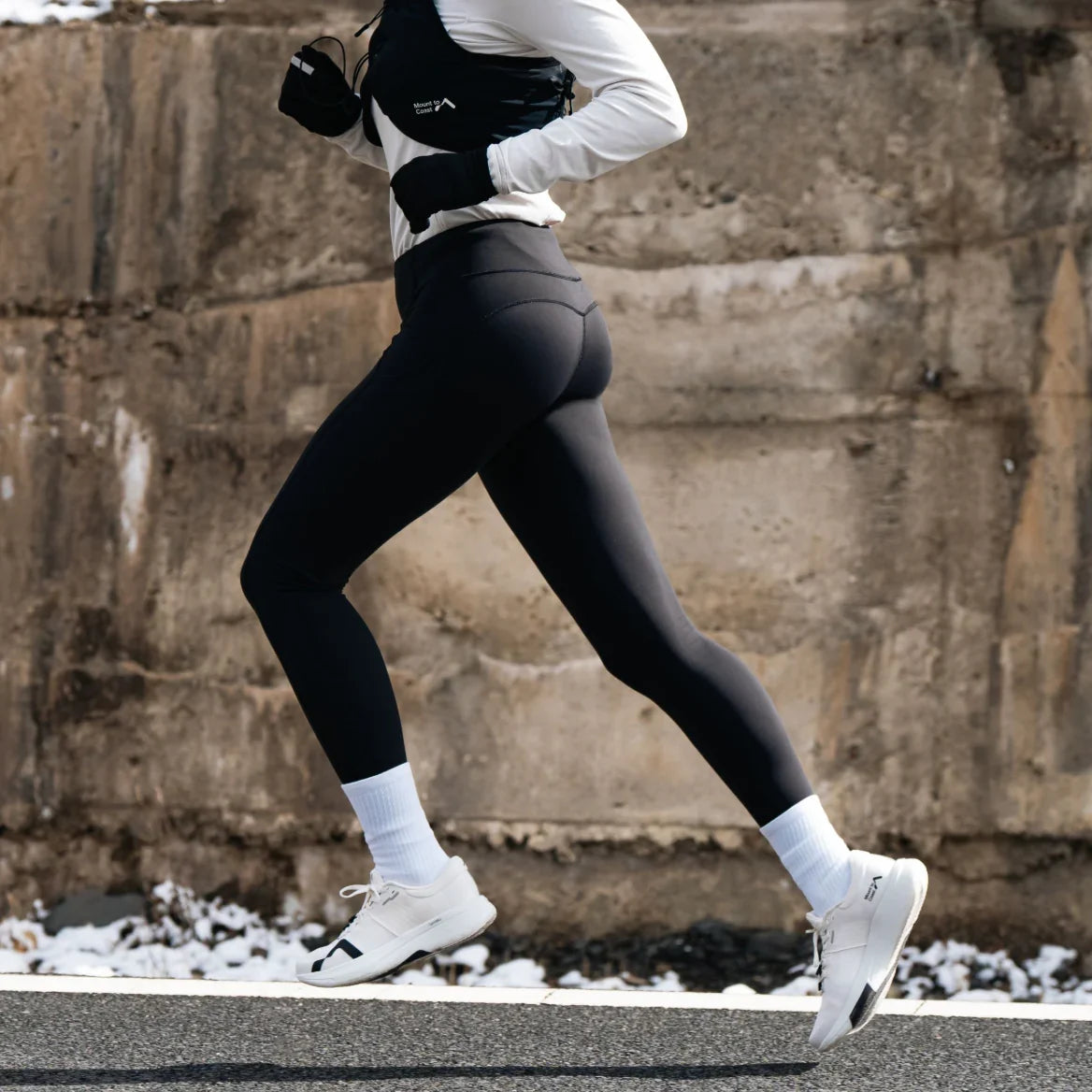 Womens R1 Running Shoe