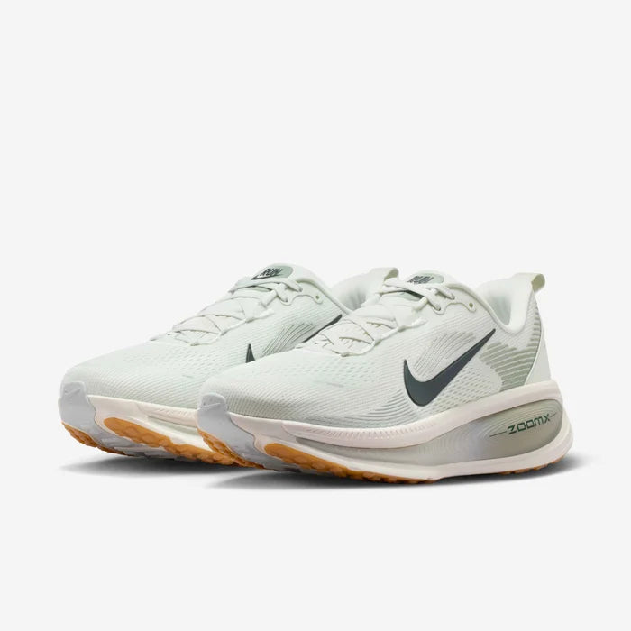 Mens Vomero 18 Running Shoe