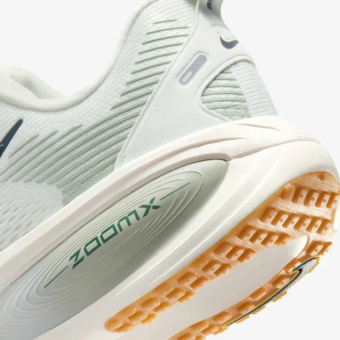 Mens Vomero 18 Running Shoe