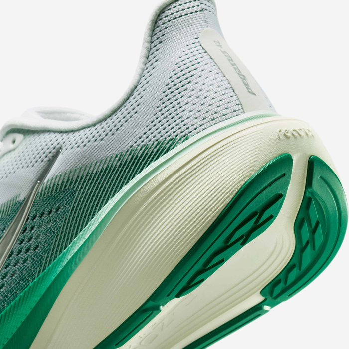 Womens Pegasus 42 Running Shoe