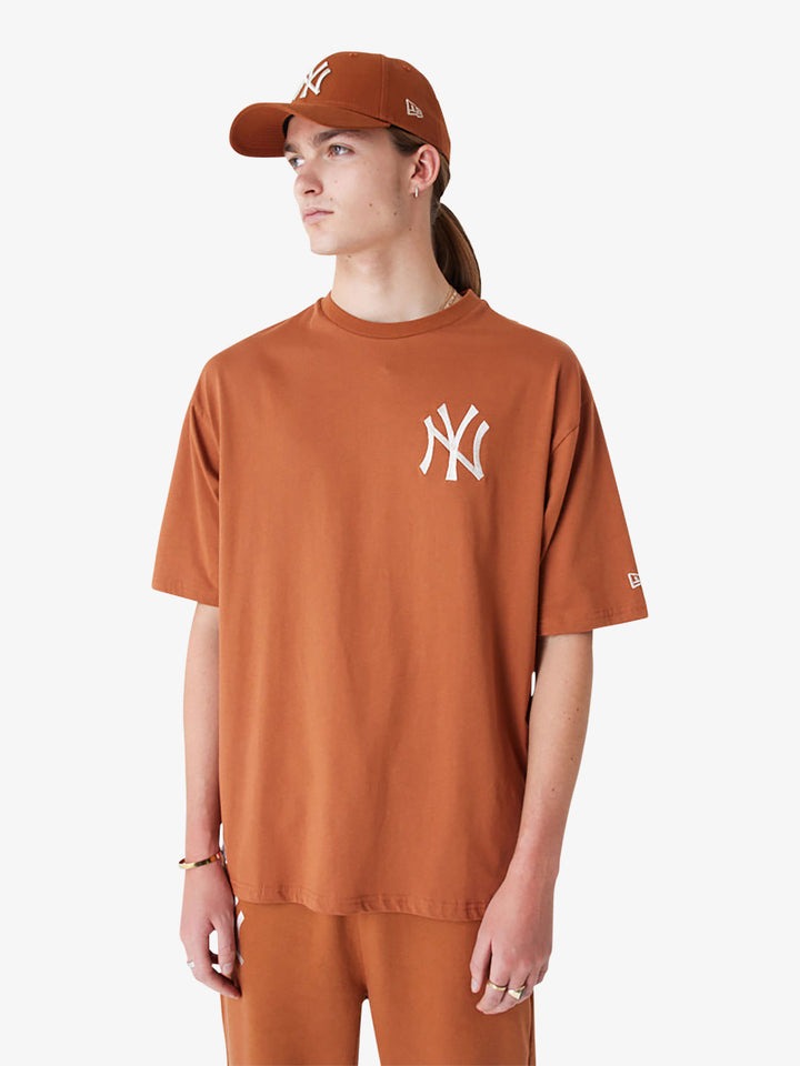 Mens MLB New York Yankees Left Chest Logo Short Sleeve T-Shirt