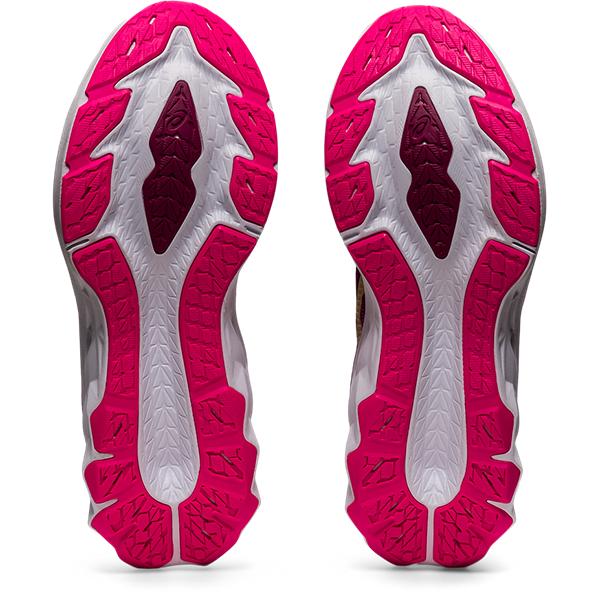 Womens Novablast 2 Running Shoe