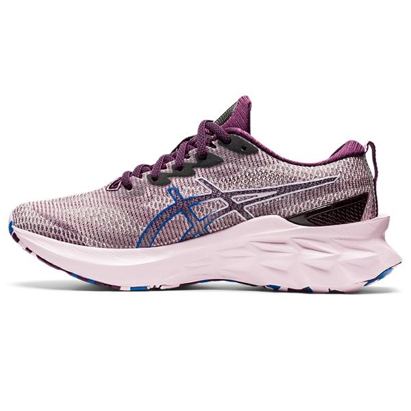 Womens Novablast 2 Running Shoe