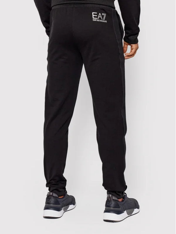 بدلة رياضية ترين مزين بعدد ٧ خطوط للرجال