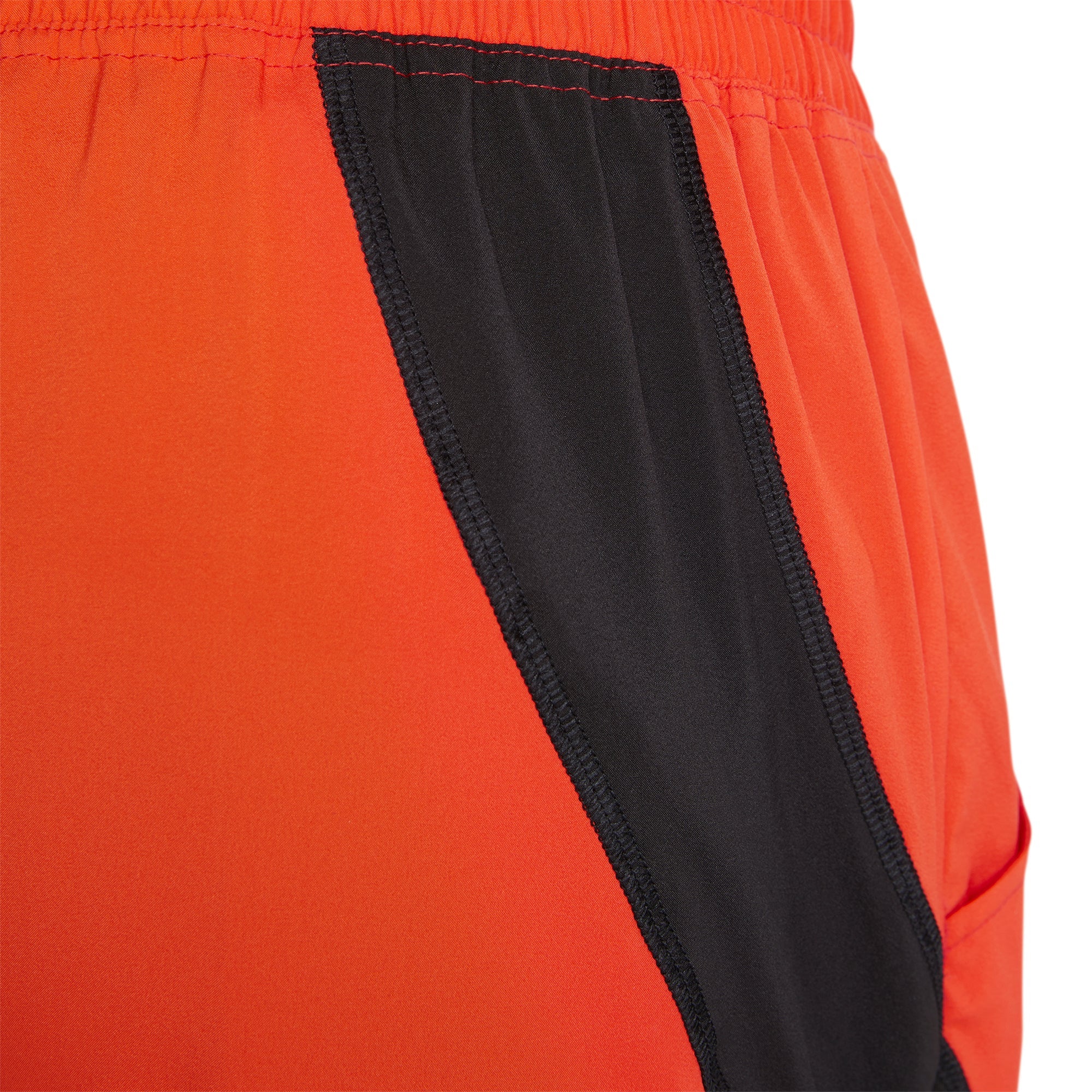 Mens Train Vent Woven 7 Inch Short