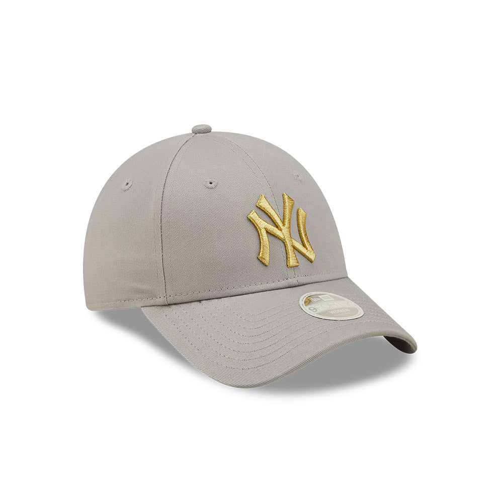 Womens New York Yankees 9Forty Adjustable Cap