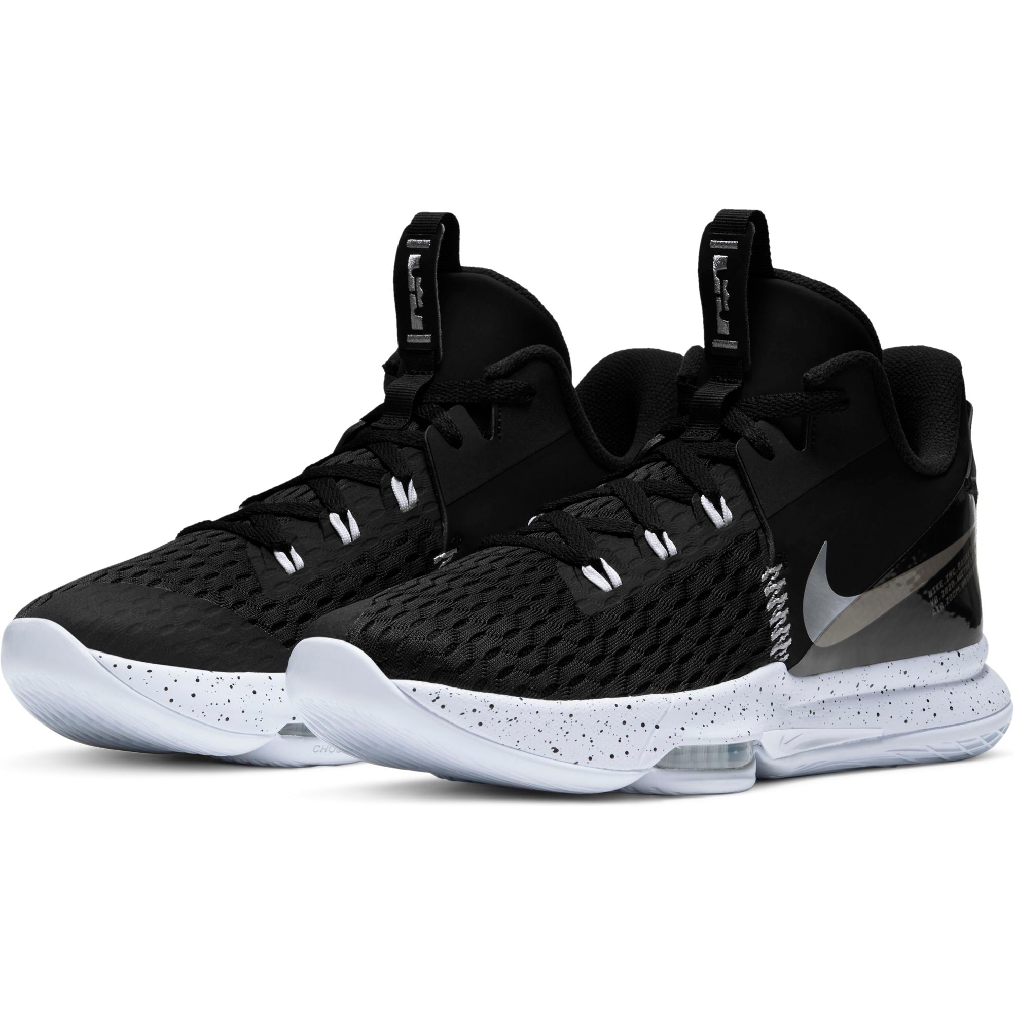 Mens LeBron Witness 5 Basketball Shoe