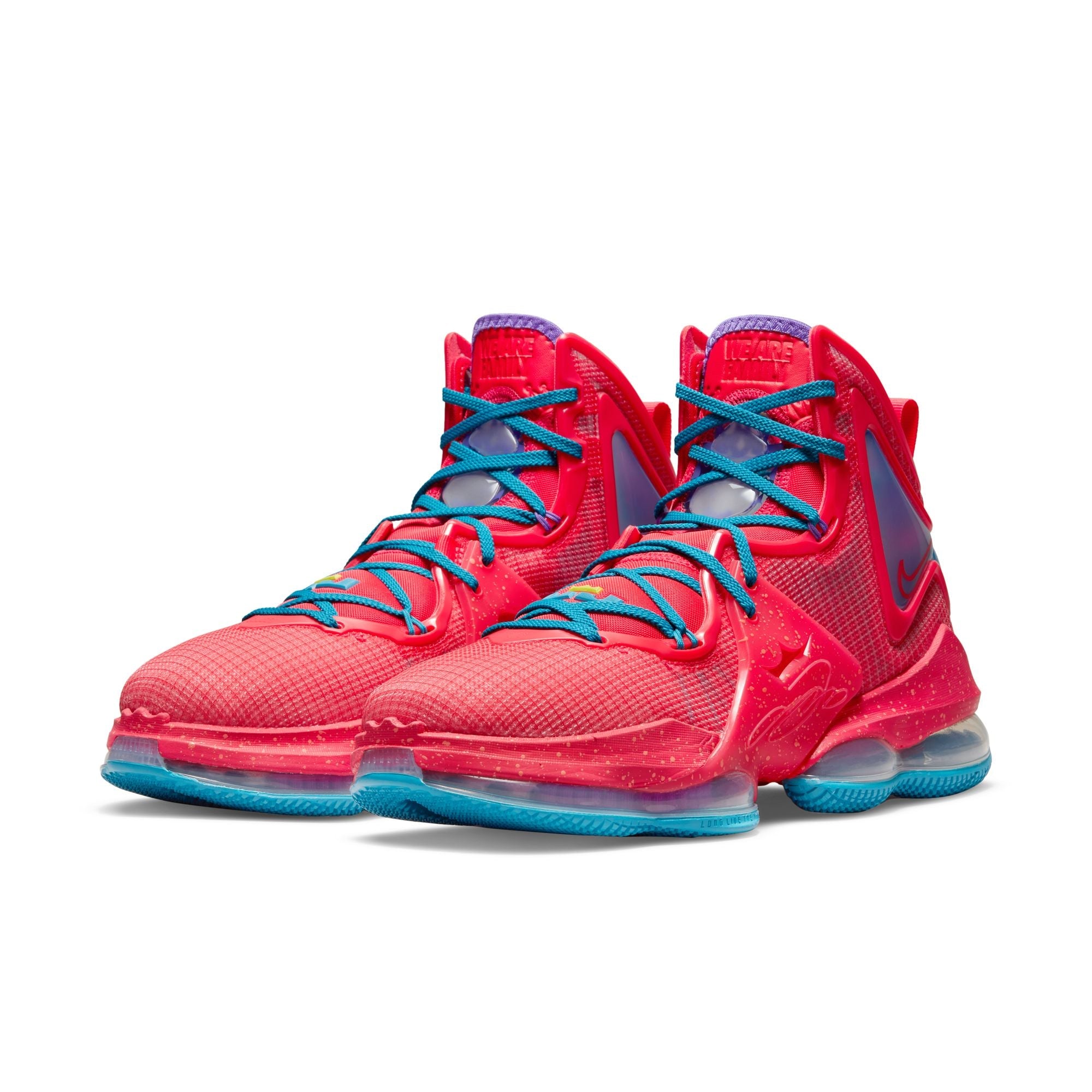 Mens LeBron 19 Basketball Shoe