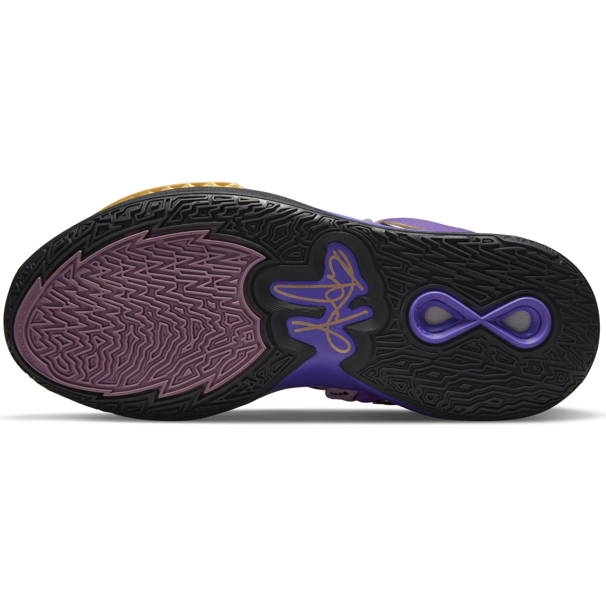 Mens Kyrie 8 Basketball Shoe