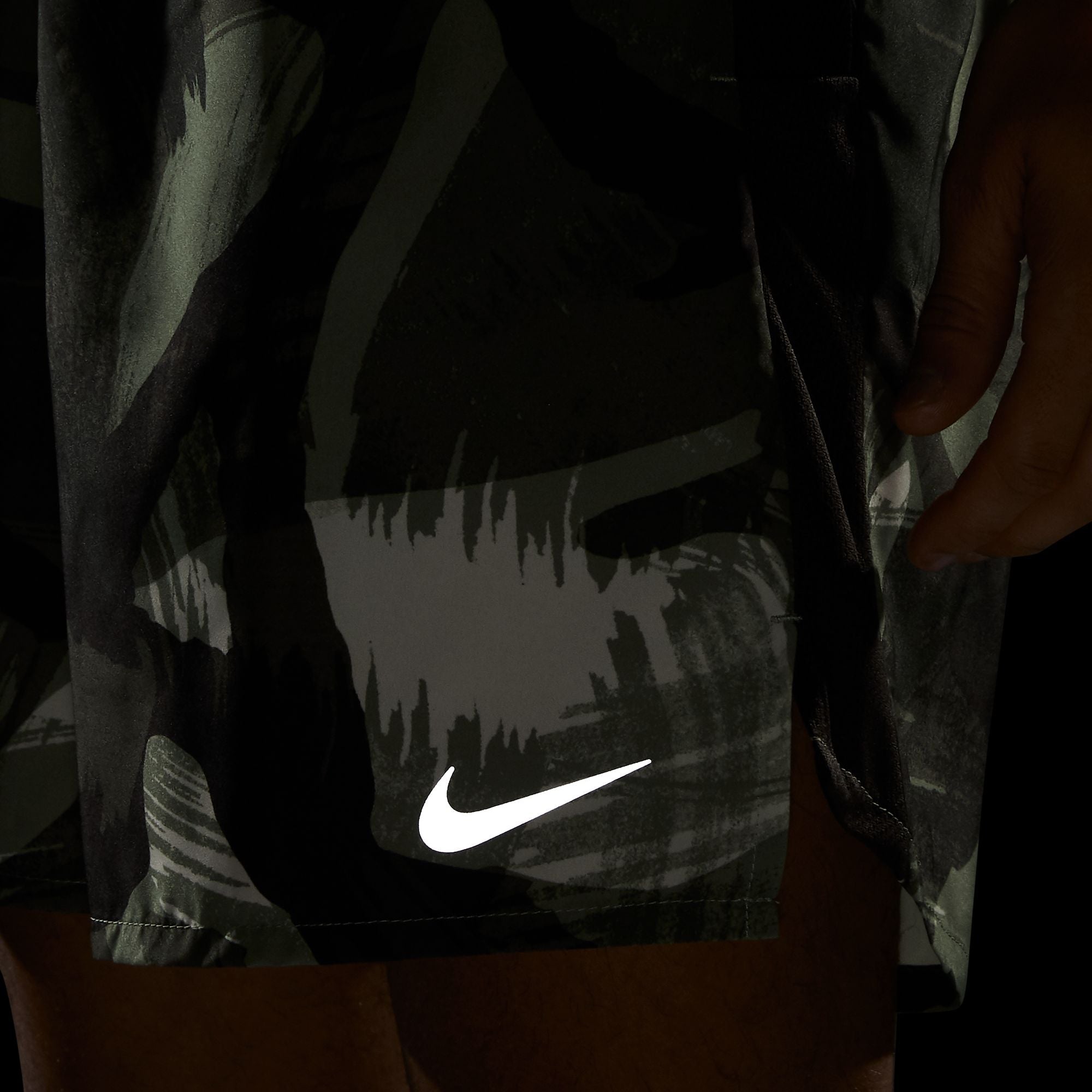 Mens Dri-Fit Challenger 7Inch Short