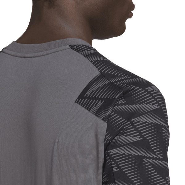 Mens Designed for Gameday Travel Short Sleeve T-Shirt