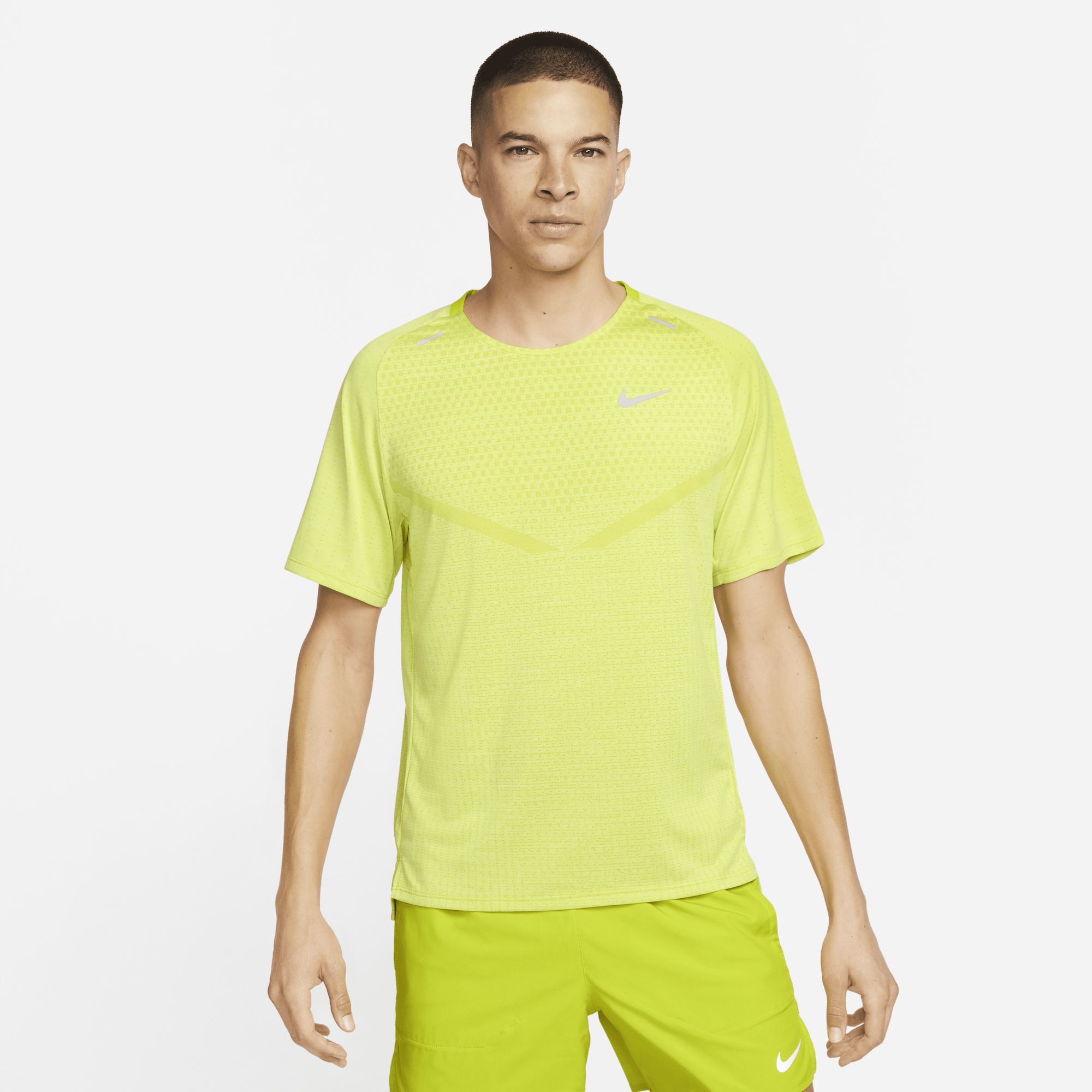 Mens Dri-Fit Advantage Tech Knit Ultra Short Sleeve T-Shirt